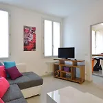 Rialto Deluxe Apartments